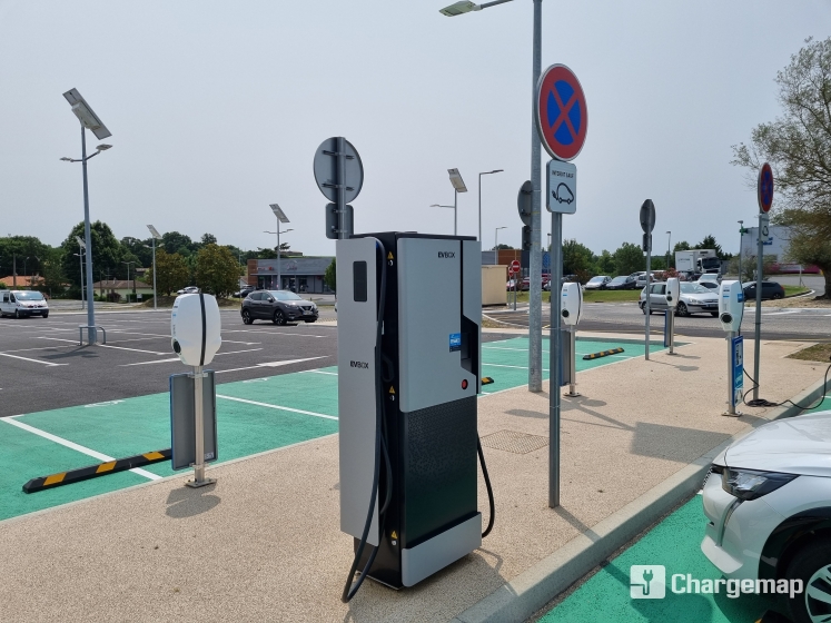 新能源汽車充電樁成本分析：全面了解