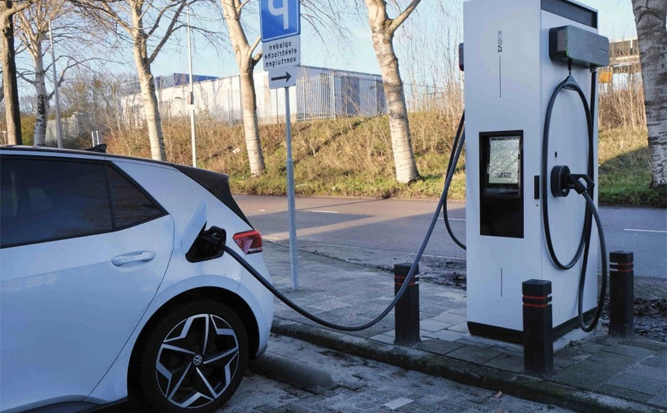 重塑綠色出行生態：新能源充電樁行業的協同合作之路